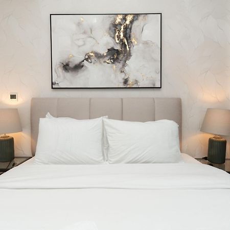 Luxury 2Br Downtown Apt With Burj Khalifa Views Dubai Exterior photo
